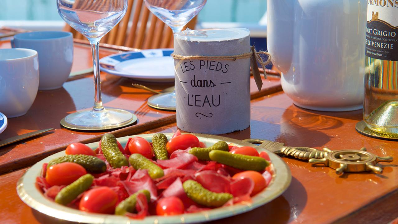 Dîner-croisière aux chandelles sur le lac Léman : une soirée romantique hors du temps