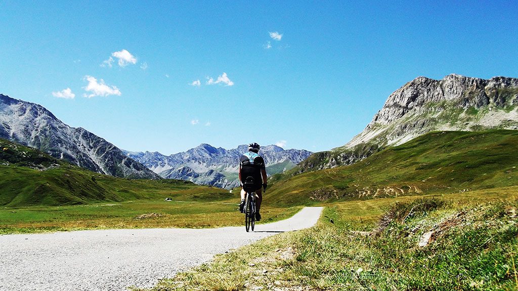 Randonnée facile au col du Mont-Cenis : sur le chemin du Sel jusqu’à Lanslebourg
